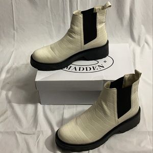 Fashion dress boots from Steve Madden